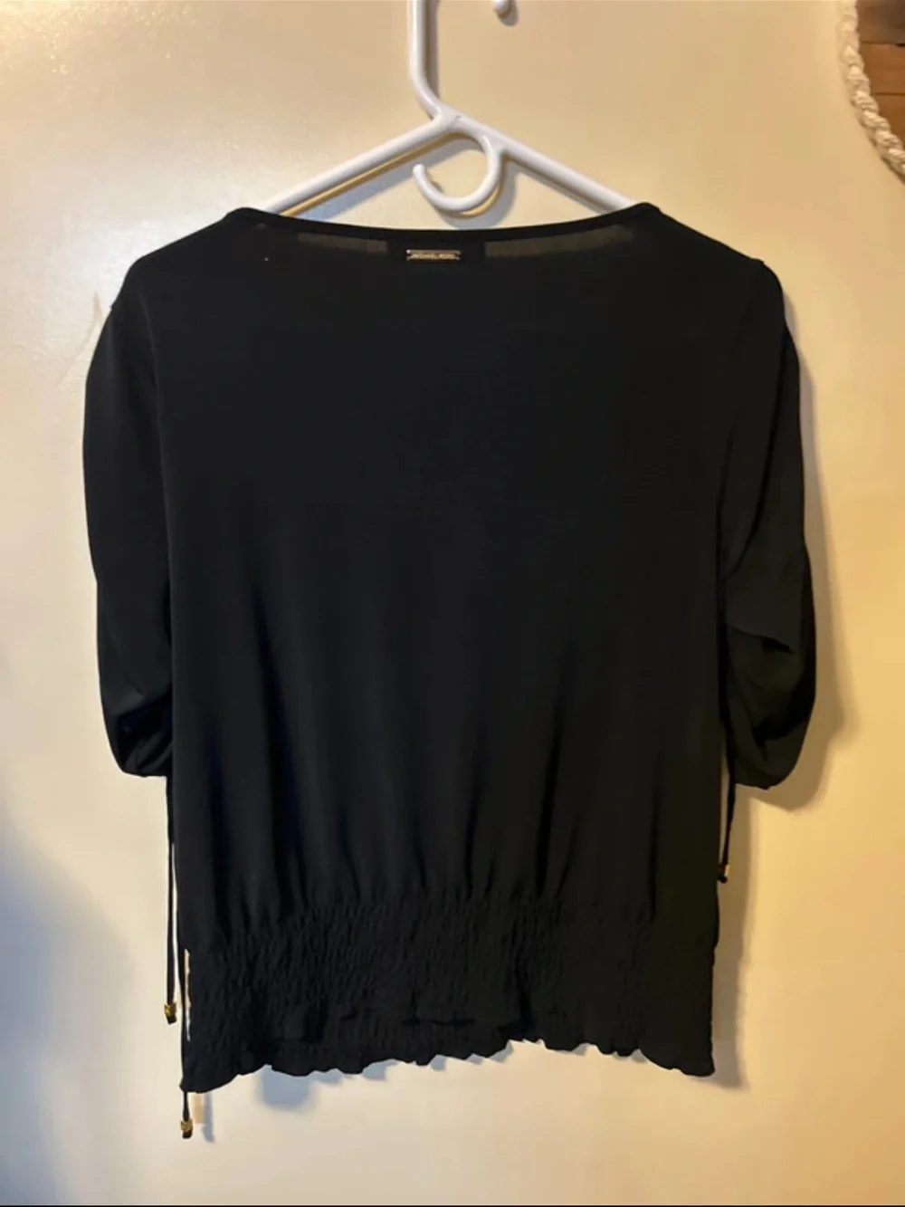 MICHAEL Michael Kors Black Short-Sleeve Ruched-Sleeve Top